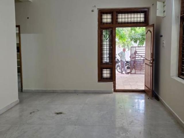 Resale | 5 BHK + 200 Sq.Yd. Independent House in Platinum Apartments Kapra