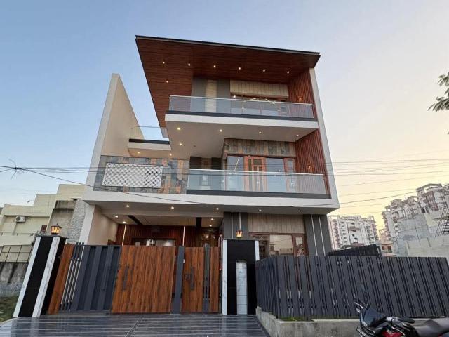 Resale | 5 BHK 200 Sq.Yd. Independent House in Rejoice Land Group