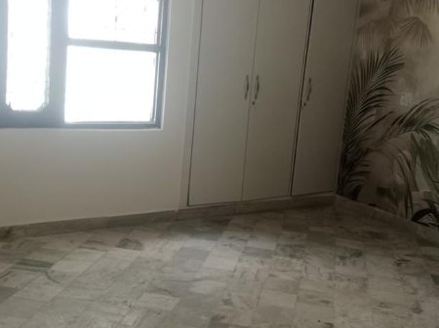 Resale | 5 BHK + 215 Sq.Mt. Independent House in Sector 19