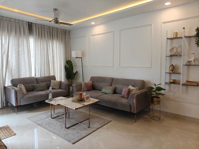 Resale | 5 BHK 2167 Sq.Ft. Apartment in A And A Breeza