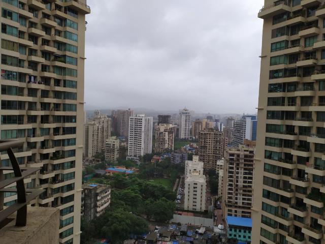 Resale | 5 BHK 2200 Sq.Ft. Apartment in Oberoi Springs