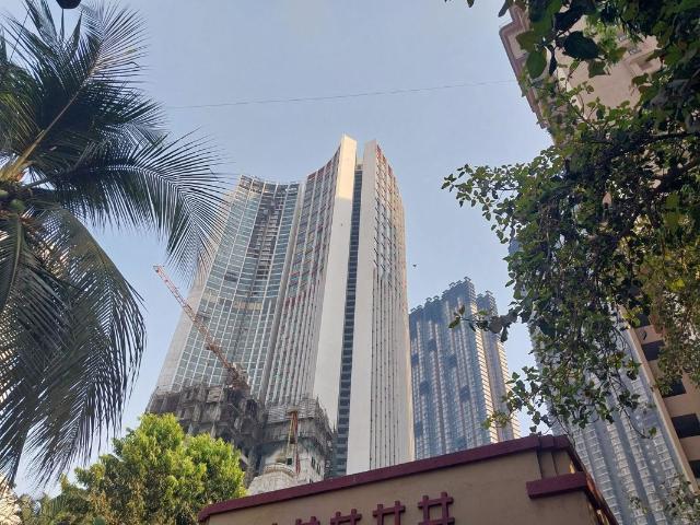 Resale | 5 BHK + 2200 Sq.Ft. Apartment in Lodha Kiara