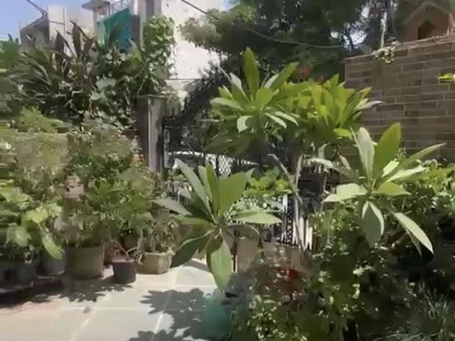 Resale | 5 BHK 220 Sq.Yd. Independent House in Sector 22