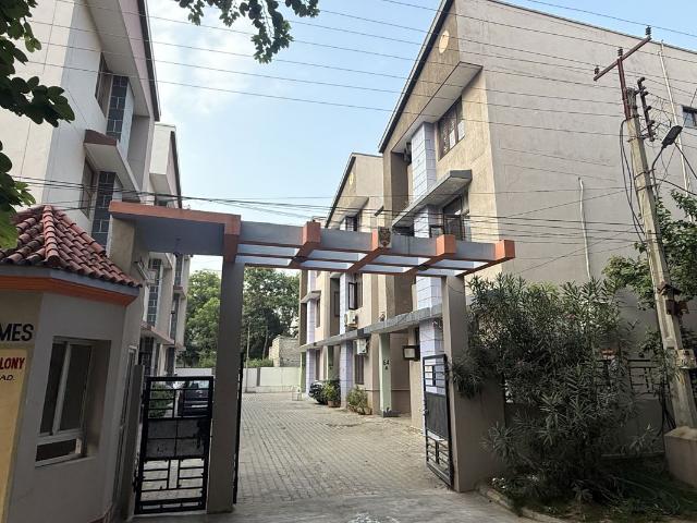Resale | 5 BHK 2550 Sq.Ft. Villa in Registration Colony