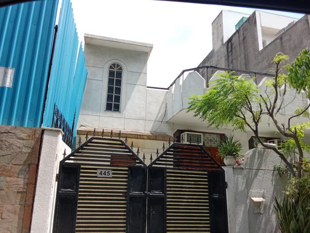 Resale | 5 BHK 2500 Sq.Ft. Independent House in Dlf Ankur Vihar
