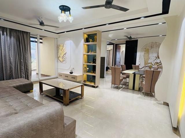 Resale | 5 BHK + 2535 Sq.Ft. Apartment in Sector 12