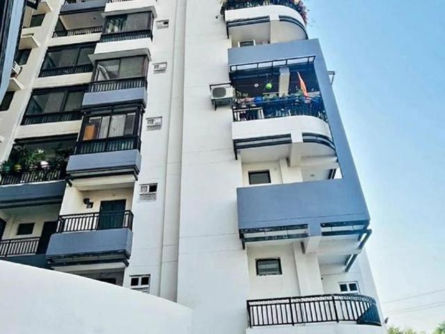 Resale | 5 BHK + 2535 Sq.Ft. Apartment in Sector 12
