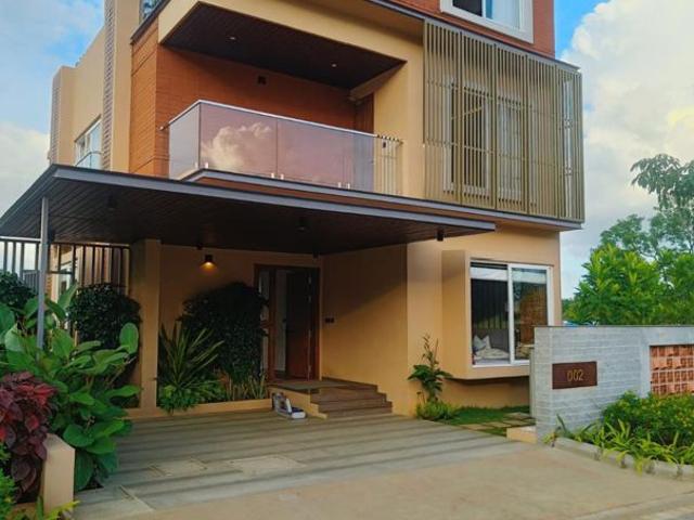 Resale | 5 BHK + 2658 Sq.Ft. Villa in Urbanrise Paradise On Earth