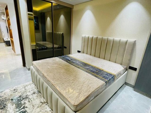 Resale | 5 BHK 2700 Sq.Ft. Villa in DLF Atria