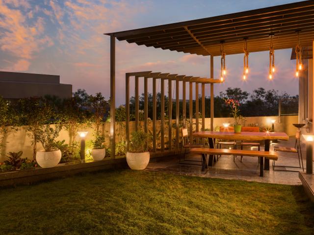 Resale | 5 BHK 2700 Sq.Ft. Apartment in Kolte Patil 24K Glitterati