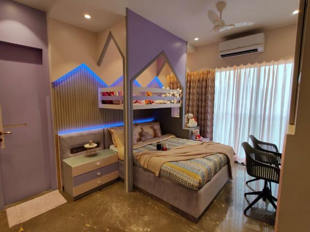Resale | 5 BHK + 2938 Sq.Ft. Apartment in Marathon Monte Carlo