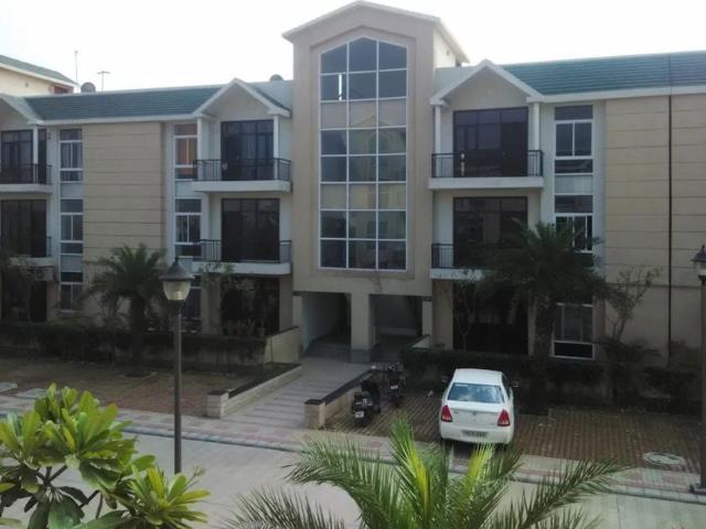 Resale | 6+ BHK + 300 Sq.Ft. Villa in Omaxe New Chandigarh