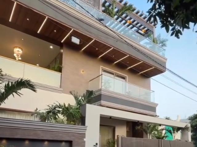 Resale | 5 BHK 301 Sq.Yd. Independent House in Vaishali Nagar