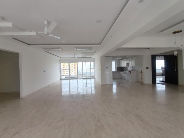 Resale | 5 BHK + 3500 Sq.Ft. Apartment in Raunak Viraj Tower