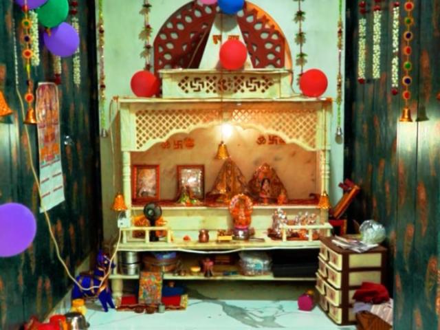 Resale | 5 BHK 350 Sq.Yd. Independent House in Gandhi Nagar