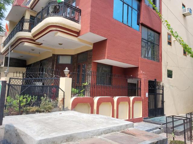 Resale | 5 BHK 3875 Sq.Ft. Independent House in Ace Icon