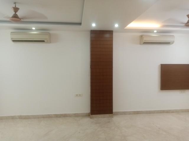 Resale | 5 BHK 400 Sq.Yd. Villa in Vasant Vihar