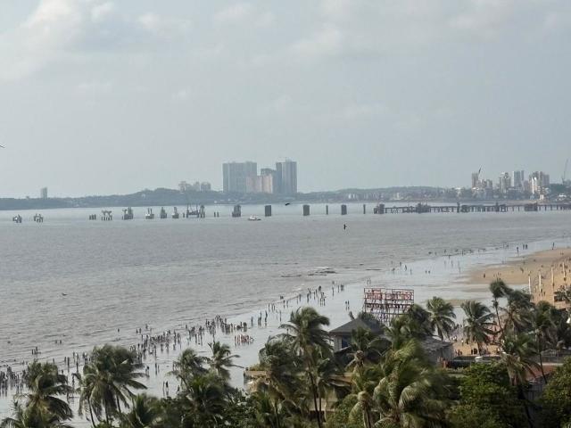 Resale | 5 BHK + 4355 Sq.Ft. Apartment in Rustomjee Cliff Tower