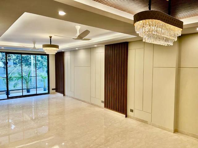 Resale | 5 BHK 4322 Sq.Ft. Apartment in Ireo Victory Valley