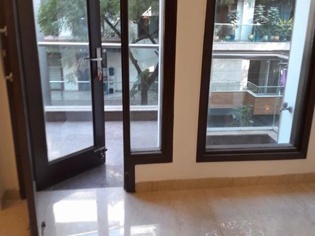 Resale | 5 BHK + 450 Sq.Yd. Villa in South Delhi