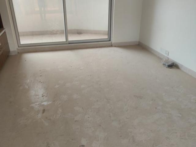 Resale | 5 BHK + 4900 Sq.Ft. Apartment in Indiabulls Centrum Park