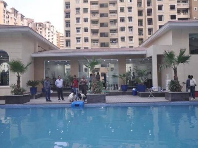 Resale | 5 BHK + 5100 Sq.Ft. Penthouse in Amrapali Silicon City