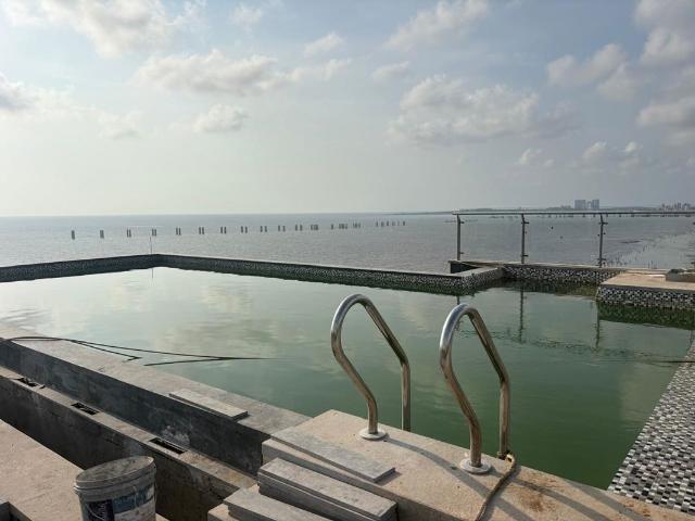 Resale | 5 BHK + 5500 Sq.Ft. Apartment in K Raheja Valletta