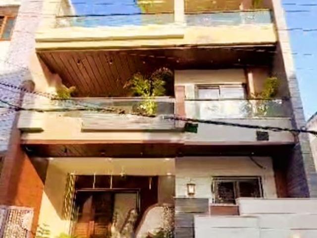 Resale | 5 BHK + 5500 Sq.Ft. Independent House in Chitrakoot