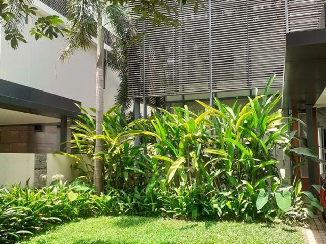 Resale | 5 BHK + 5900 Sq.Ft. Villa in Embassy Boulevard