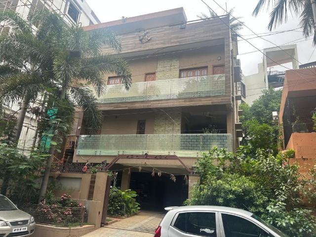 Resale | 5 BHK 6000 Sq.Ft. Independent House in Padmarao Nagar