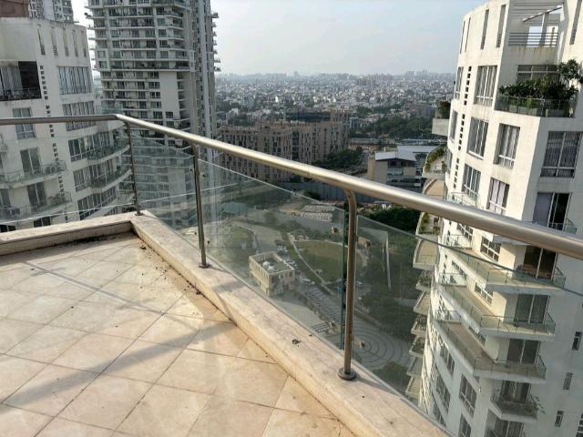 Resale | 5 BHK 6675 Sq.Ft. Apartment in Pioneer Park Presidia