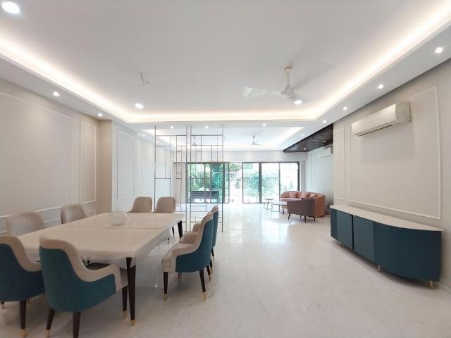 Resale | 5 BHK + 8500 Sq.Ft. Villa in Tata Primanti Villas