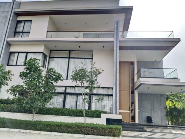 Resale | 5 BHK + Extra Room 7556 Sq.Ft. Villa in Vaishnaoi Southwoods