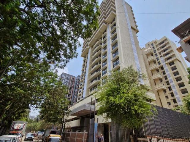 Resale | 5 BHK + Extra Room 2450 Sq.Ft. Apartment in Mirchandani Triton
