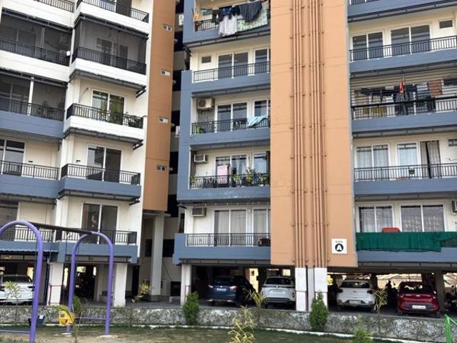 Resale | 5 BHK + Extra Room 2532 Sq.Ft. Apartment in Ratan Galaxy