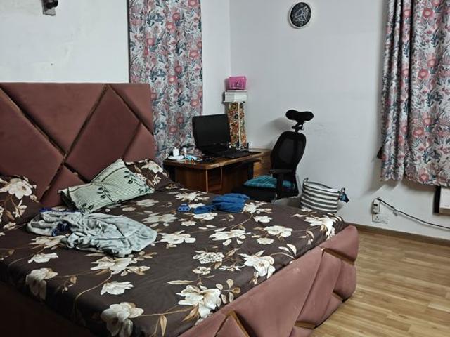 Resale | 5 BHK + Extra Room 263 Sq.Yd. Independent House in Sector 46
