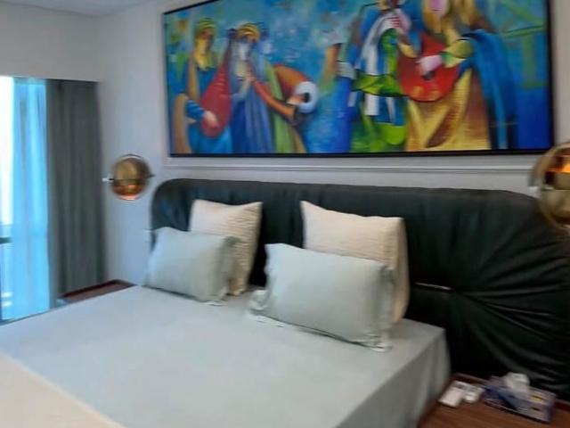 Resale | 5 BHK + Extra Room 3800 Sq.Ft. Apartment in Lodha World View