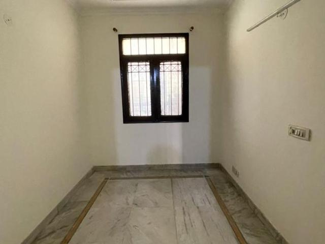 Resale | 5 BHK + Extra Room,Store Room 180 Sq.Mt. Independent House in Sector 26