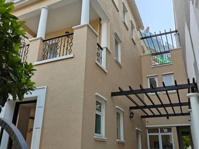 Resale | 5 BHK + Servant Room,Basement 360 Sq.Yd. Villa in Emaar Marbella