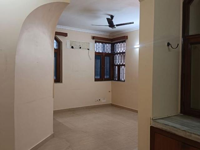 Resale | 5 BHK + Servant Room,Extra Room 112 Sq.Mt. Independent House in Sector 46