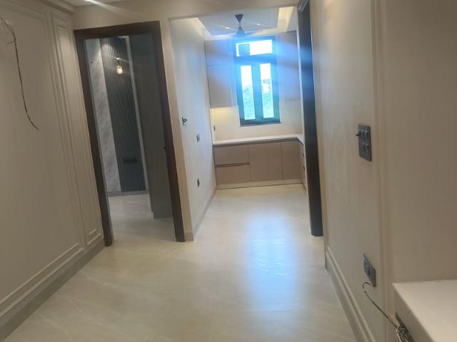 Resale | 5 BHK + Servant Room,Extra Room 2600 Sq.Ft. Apartment in Dwarka