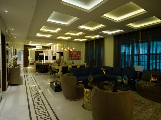 Resale | 5 BHK + Servant Room,Extra Room 6570 Sq.Ft. Apartment in ABA County 107
