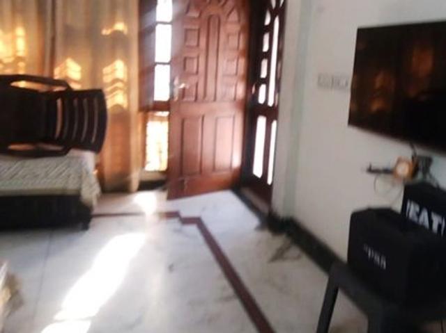 Resale | 5 BHK + Servant Room,Extra Room,Basement 263 Sq.Yd. Independent House in Sector 15