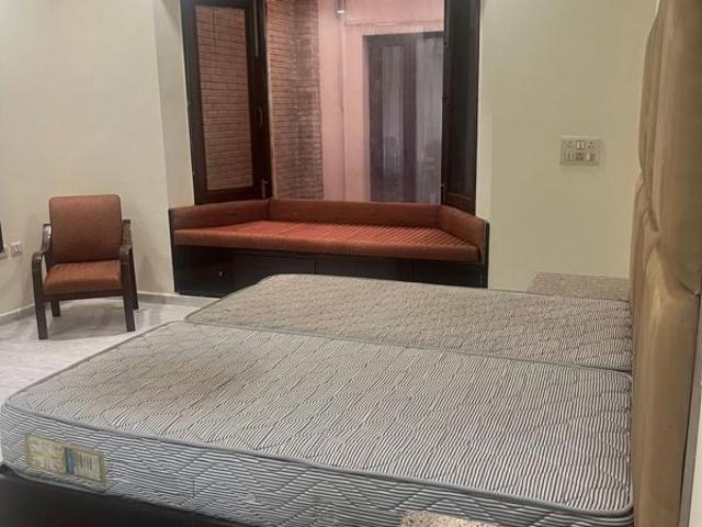 Resale | 5 BHK + Servant Room,Extra Room,Store Room 250 Sq.Mt. Independent House in Sector 50