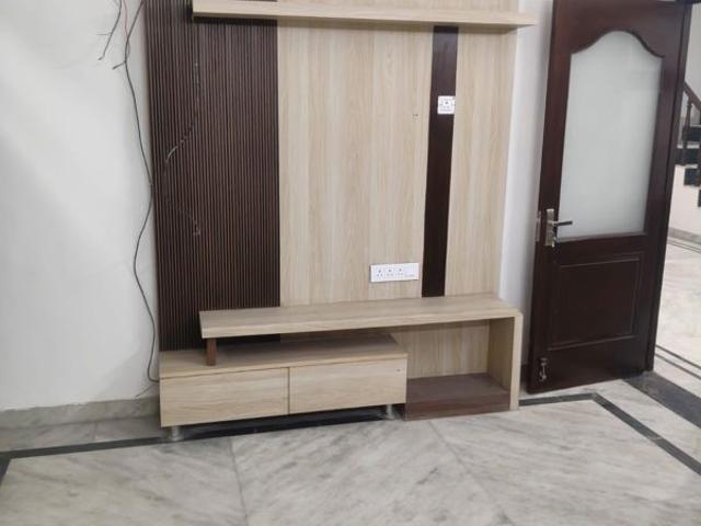 Resale | 5 BHK + Servant Room,Extra Room,Store Room 250 Sq.Mt. Villa in Sector 39