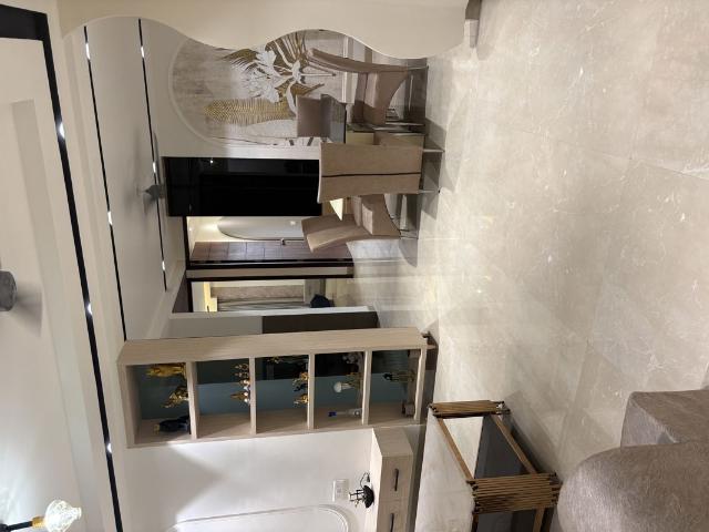Resale | 5 BHK + Servant Room,Store Room 2535 Sq.Ft. Apartment in Ratan Khand