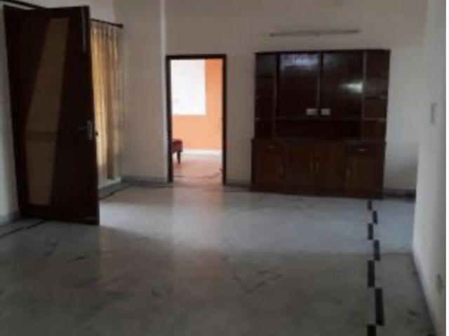 Resale | 5 BHK + Servant Room,Study Room 250 Sq.Yd. Independent House in Sector 18