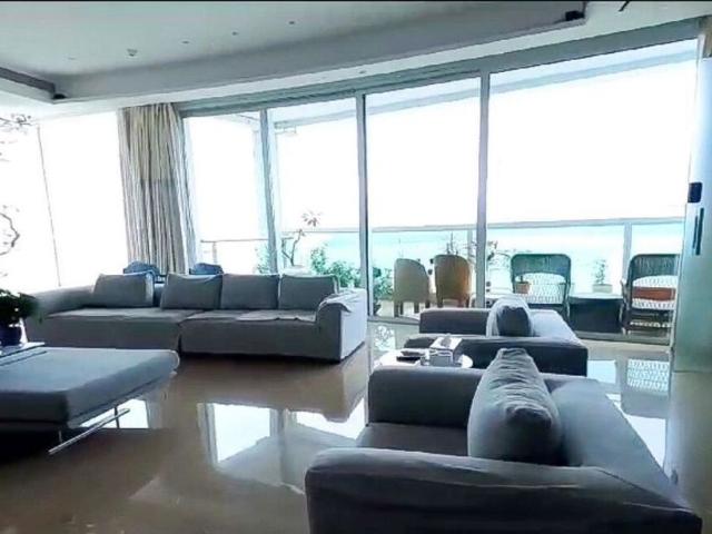 Resale | 5 BHK + Servant Room,Study Room 3800 Sq.Ft. Apartment in Ahuja Tower