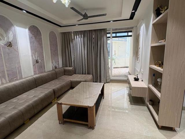 Resale | 5 BHK + Servant Room,Study Room,Extra Room,Store Room 2535 Sq.Ft. Apartment in Vrinda Van Colony