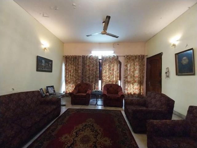 Resale | 5 BHK + Servant Room 180 Sq.Ft. Independent House in Sector 41